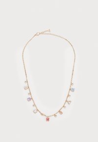 Collana a catena in tonalità oro che presenta vari accenti di gemme colorate in forme assortite, tra cui rotonda, triangolare e quadrata.
