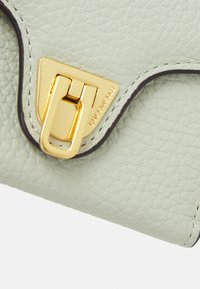 Coccinelle BEAT SOFT - Portafoglio - celadon green