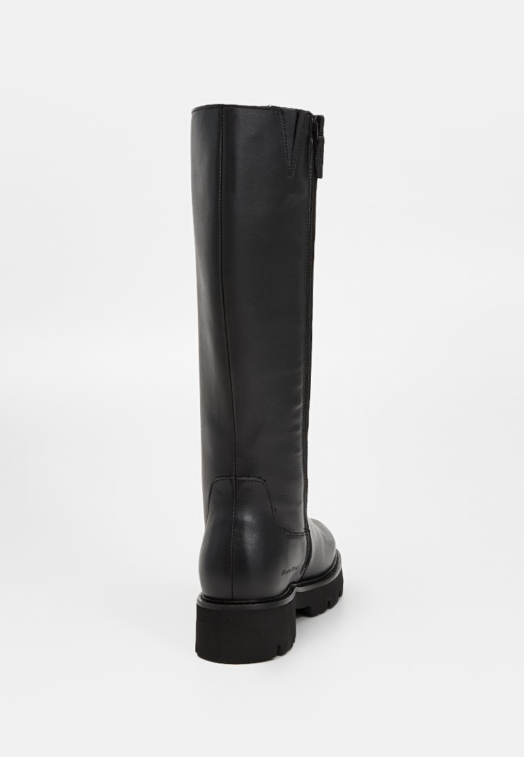 Schwarzlederne Stiefel bis zu den Knien mit glatter Oberfläche, seitlichem Reißverschluss und robuster Gummisohle für Langlebigkeit. Minimalistisches Design.