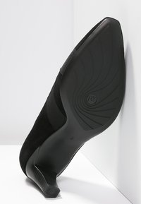 Peter Kaiser MALANA Classic heels schwarz/black Zalando