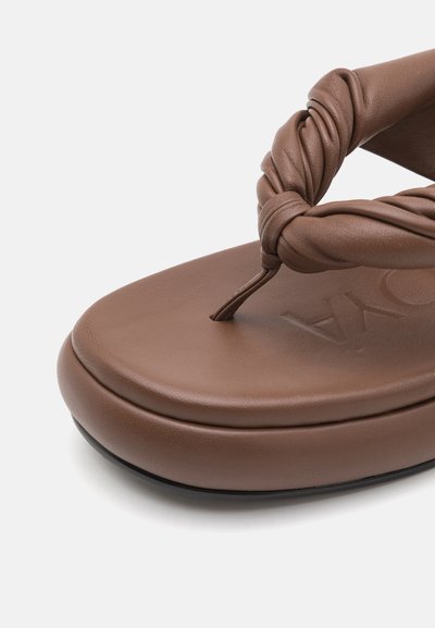 Stine Goya SGSIENNA - Σανδάλια τύπου T - chocolate