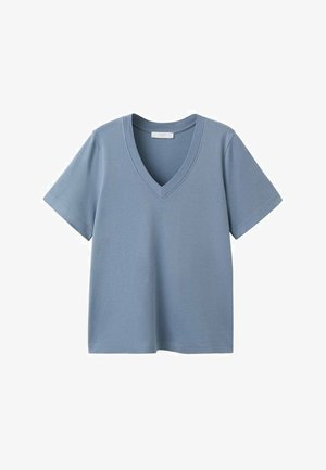 Maglietta a maniche corte di colore azzurro chiaro, realizzata in morbido cotone, caratterizzata da un'ampia scollatura a V e una vestibilità rilassata, con linee pulite e senza motivi o accenti visibili.