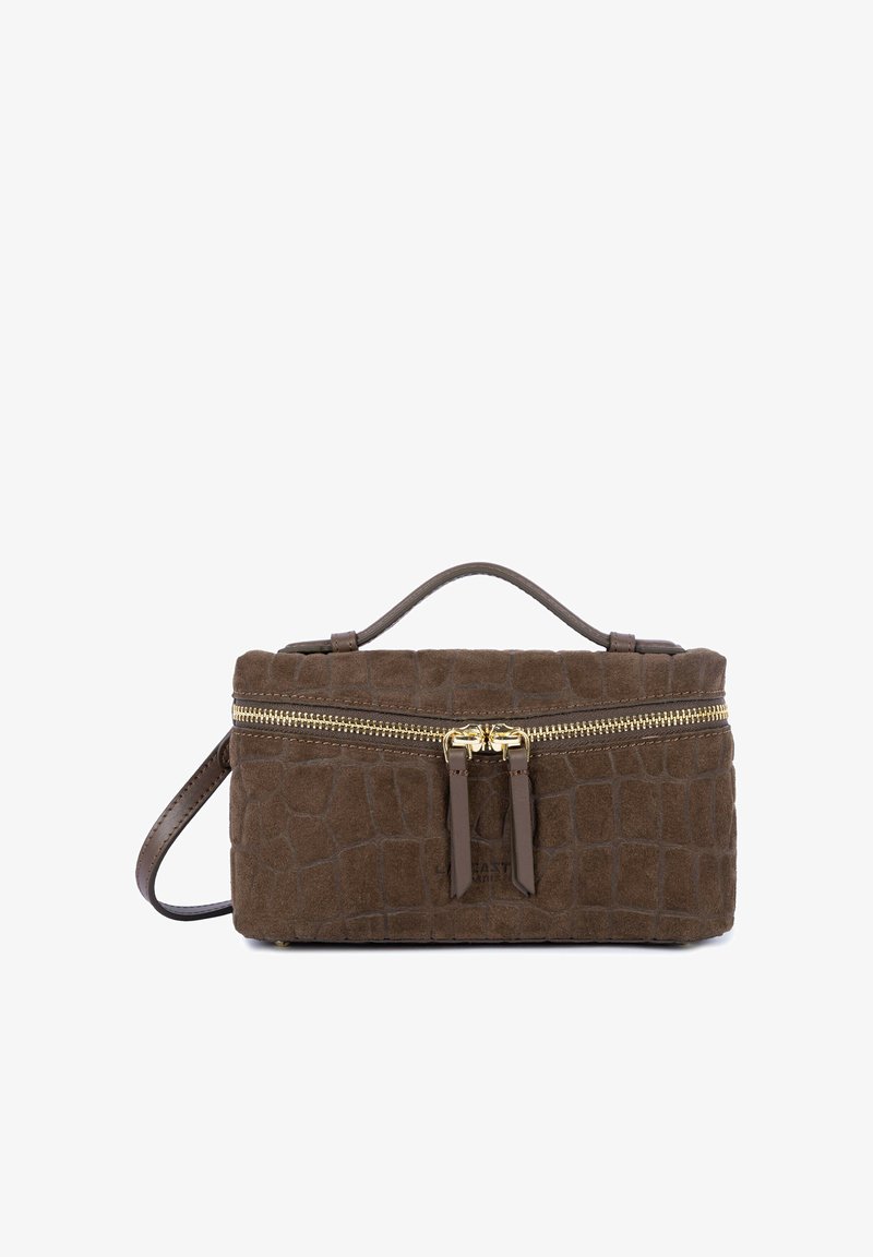 Sac à main en daim marron avec texture crocodile, fermeture éclair dorée, double tirette, poignée supérieure et bandoulière amovible.