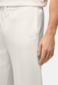 Boggi Milano Treniņtērpa apakšdaļas - cream