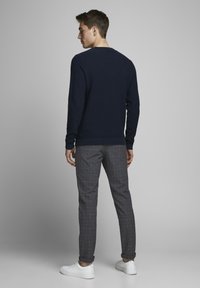 Jack & Jones Pantalones - black