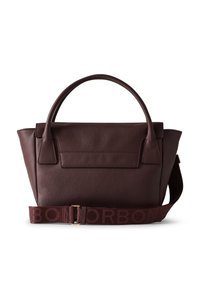 Burgunderfarbige Lederhandtasche mit strukturiertem Finish, doppelten Griffen und einem abnehmbaren Riemen mit tonalem Logo, rechteckiger Form und flacher Vordertasche.
