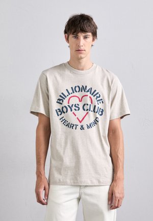 HEART & MIND STENCIL LOGO - T-shirts med print - oat