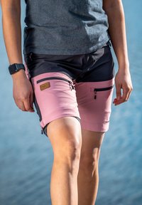 Swedemount Träningsshorts - black dusty rose