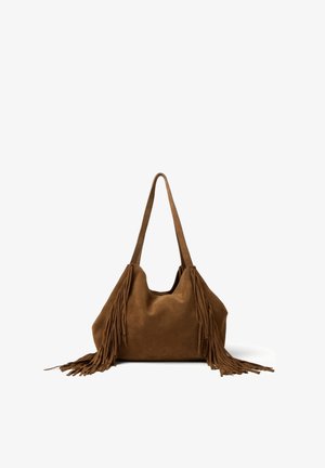 Bruine suède handtas met lange schouderbanden en decoratieve franjes aan beide zijden, weergegeven op een witte achtergrond.