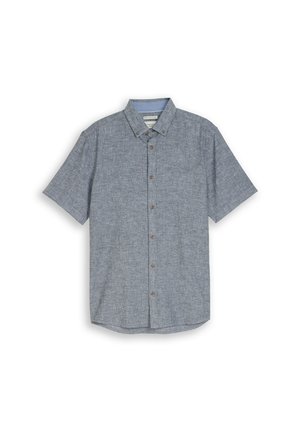 Chemise à manches courtes avec boutons, bleu clair avec un motif à carreaux subtil et un col boutonné, présentée à plat.