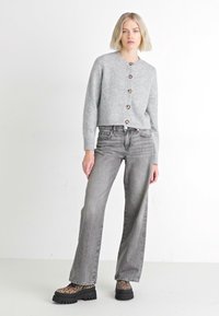 Vero Moda VMBOOM NECK BUTTON CARDIGAN  - Cardigan - light grey melange