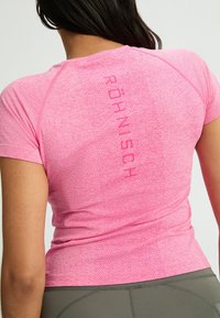 Röhnisch Camiseta estampada - carmine rose