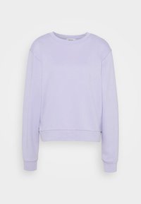 Sudadera de cuello redondo de manga larga en color lila, con puños y dobladillo de canalé, mostrada sobre un fondo blanco liso.
