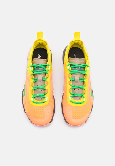 adidas by Stella McCartney DROPSET - Tenisice za trening - hazy orange/true pink/bright yellow