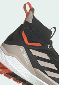adidas Performance FREE  czarny