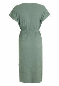 Vestido midi de algodón en un suave verde con un patrón de cuadros texturizado, mangas cortas, cintura elástica y un cinturón ajustable para un mejor ajuste.