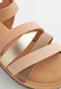 Next REGULAR FIT - Szandálok - pink metallic mix
