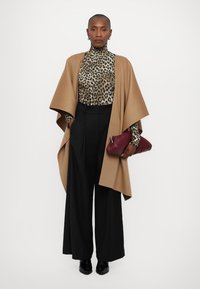 N°21 Langærmet T-shirt - beige