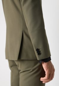 HUGO ARTI HESTEN - Kostiumas - dark beige