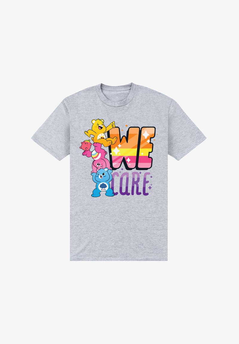 Camiseta de algodón gris con divertidos osos de dibujos animados y el texto "NOS IMPORTA" en letras gruesas y juguetonas, adornadas con estrellas.