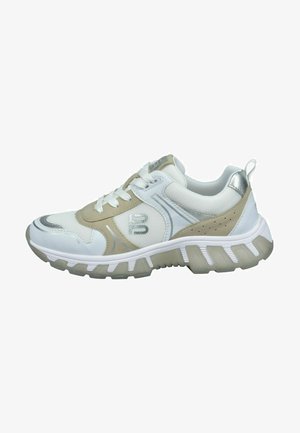 Männlicher Sportschuh in Weiß und Beige. Besteht aus Mesh- und synthetischen Materialien, hat einen gepolsterten Schaftrand und eine strukturierte Gummisohle mit Rillen.