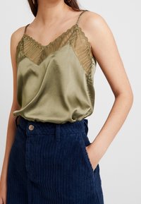 Noisy May Blouse - olive