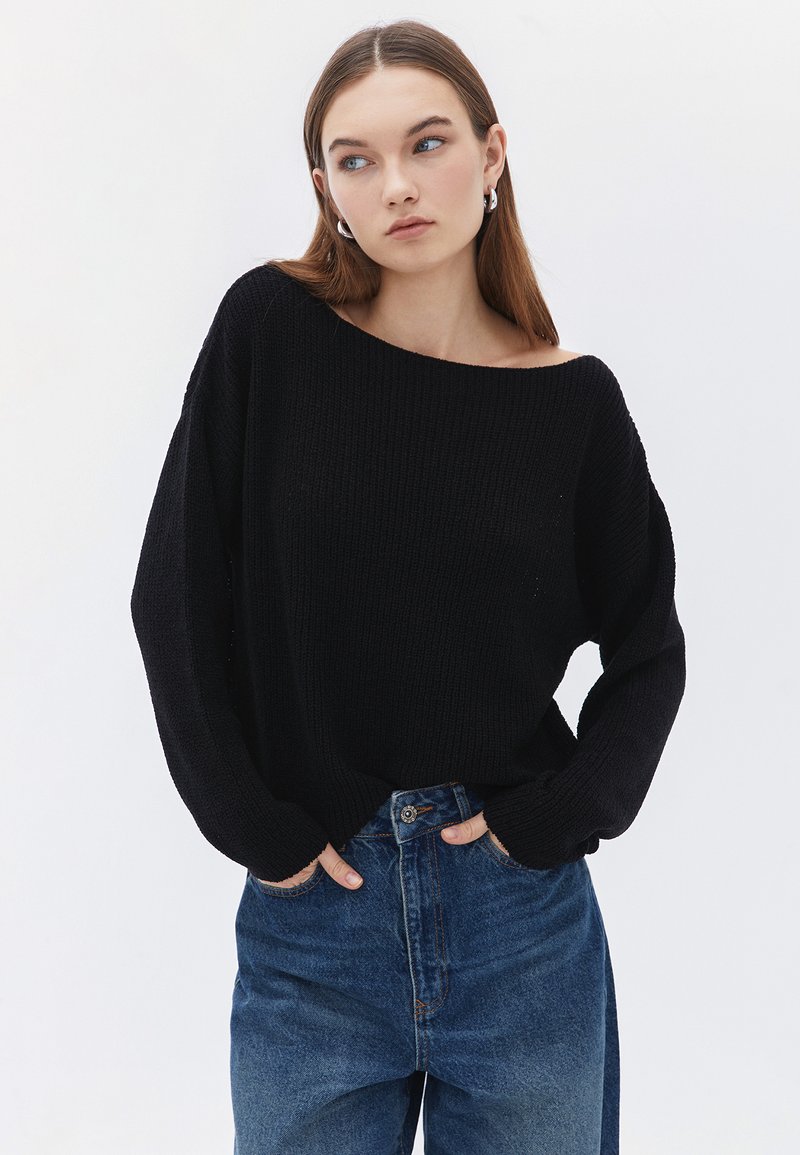 OXXO MIT GERIPPTER OPTIK - Strickpullover - black