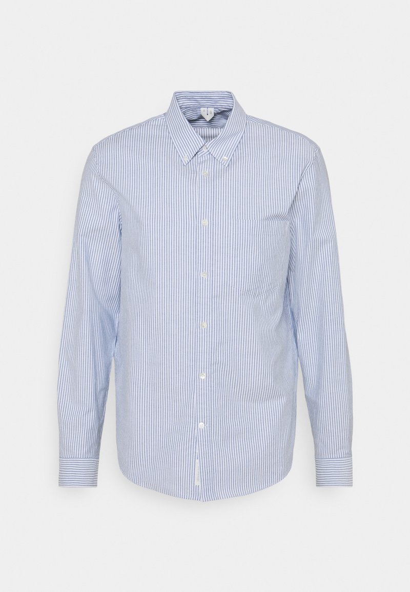 Chemise à manches longues à rayures verticales bleu clair et blanches, avec col à boutons, boutons sur le devant, poche poitrine et poignets boutonnés.