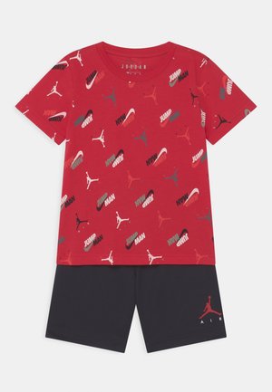 SET - Sports shorts - black