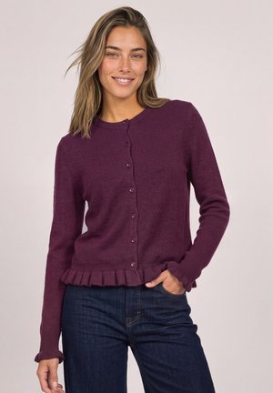 Street One, CARDIGAN MIT RUNDHALS UND RÜSCHENDETAILS - Gilet - berry maroon