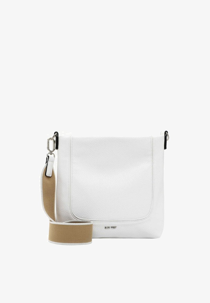 Balts ādas crossbody soma ar teksturētu apdari, aprīkota ar brūnu regulējamu siksnu un minimālu metāla aksesuāru. Apaļīga forma, atloka aizdare.