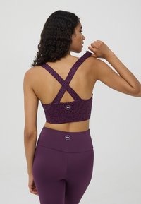 Terranova SPORTIVO MACULATO LUCCICANTE - Top - viola scuro