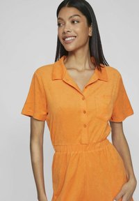 VILA KURZARM - Jumpsuit - sun orange