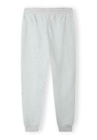 Jasnoszare dresy z miękką teksturą, elastycznym pasem w talii i zwężanymi mankietami. Prosty design bez wzorów i widocznych elementów metalowych.