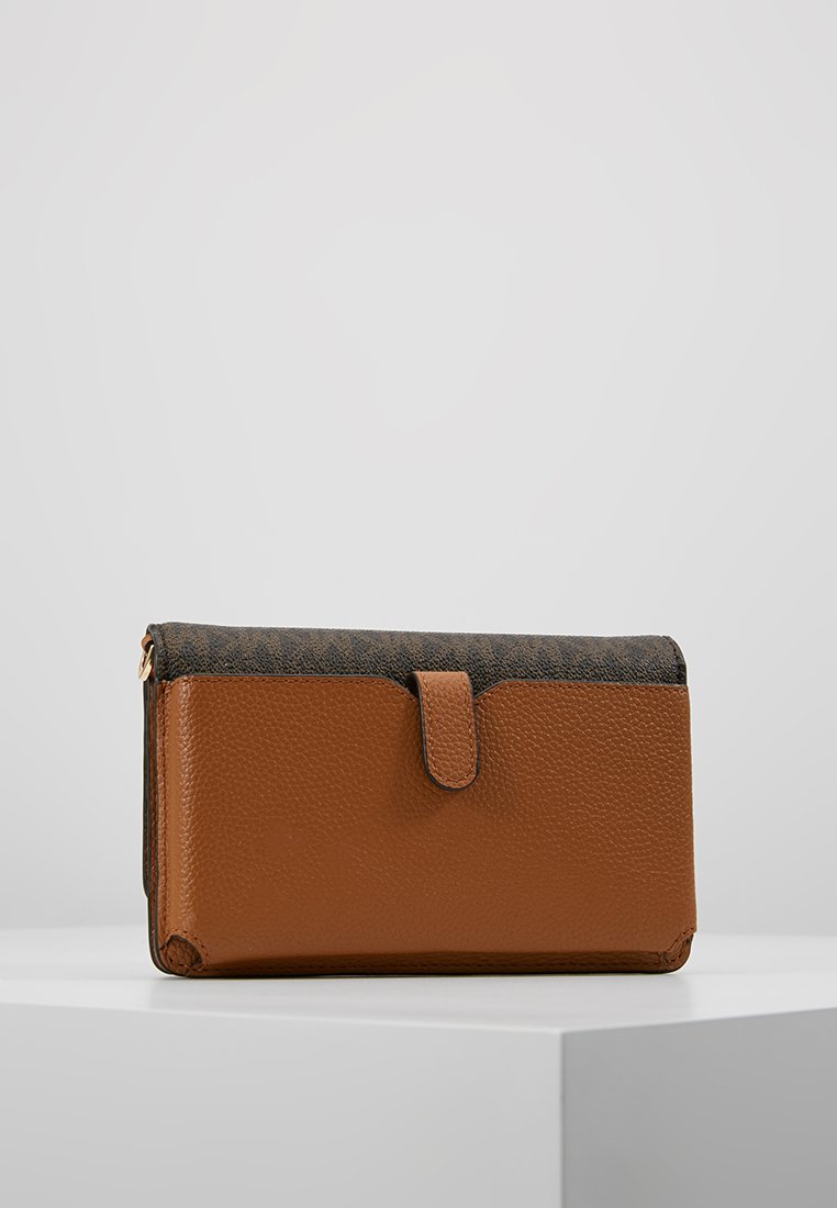 mk acorn wallet