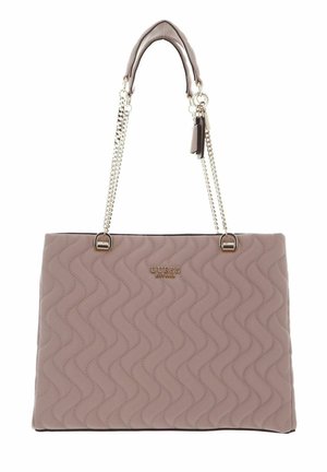 Borsa a tracolla trapuntata di colore rosa chiaro con catena, caratterizzata da una texture liscia, finiture in argento e logo impresso sul fronte.
