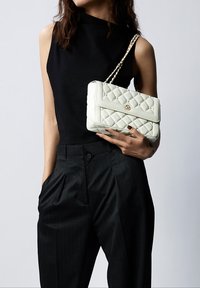 Victoria Hyde FONDANT CAKES - Borsa a mano - weiss