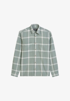 Groen overhemd met lange mouwen, knoopsluiting en wit ruitpatroon, met twee borstzakken, platgelegd op een witte achtergrond.