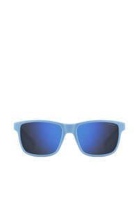 Occhiali da sole in plastica blu con lenti blu sfumate, forma quadrata e finitura opaca. Presentano hardware minimale e un branding sottile.
