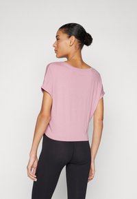 ONLY Play ONPJAB LIFE KNOT TEE - Trükipildiga T-särk - lilas