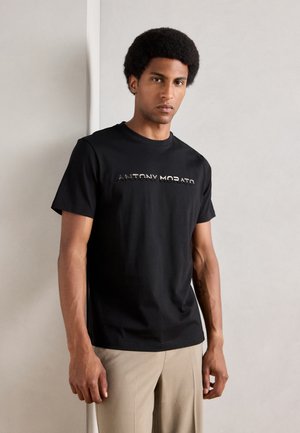 Antony Morato REGULAR FIT WITH LAMINATED FOAM AND EMBOSSED LOGO PRINT - T-shirt print - black