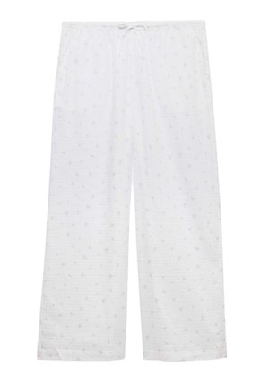 Weiße, lockere Pyjamahose mit kleinem Blumenmuster in Hellblau und Beige sowie einem Tunnelzugbund.