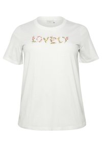 Hvid kortærmet t-shirt med "KÆRLIGHED" broderet i et farverigt blomsterdesign tværs over brystet. Rund halsudskæring, afslappet pasform, blødt stof.