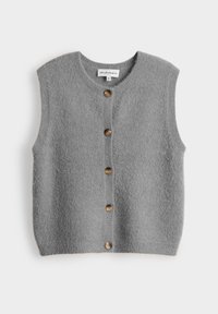 Maglione senza maniche grigio realizzato in morbido materiale peloso, con scollatura rotonda e chiusura a bottone in legno sul davanti.
