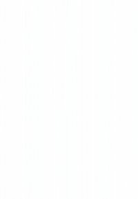 Witte gestructureerde muur met verticale strepen, die een glad en subtiel patroon creëren. Minimalistisch ontwerp, voornamelijk glad zonder extra accenten.