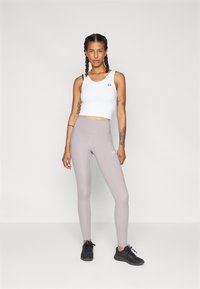 Under Armour MOTION LEGGING - Retuusid - tetra gray/white