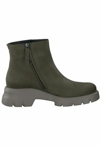 Olivově zelené kotníkové boty vyrobené z hladké kůže, s bočním zipem, robustní šedou podrážkou a elegantním designem s minimálním prošíváním.