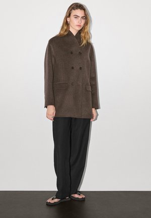 WITH TUXEDO COLLAR - Mantel - brown