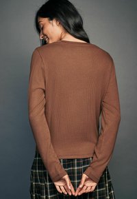 Next REGULAR FIT - SOFT TOUCH  - Langærmet T-shirt - rust brown