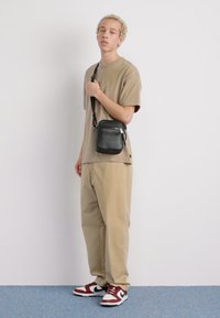 Carhartt WIP CALDER PANT - Kalhoty - beige